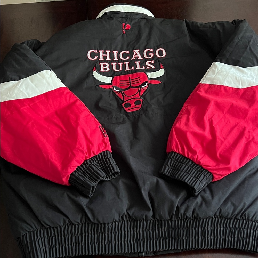 NBA Pro Vintage Chicago Bulls Reversible Jacket - Red, Black, and White Size L - Picture 6 of 16